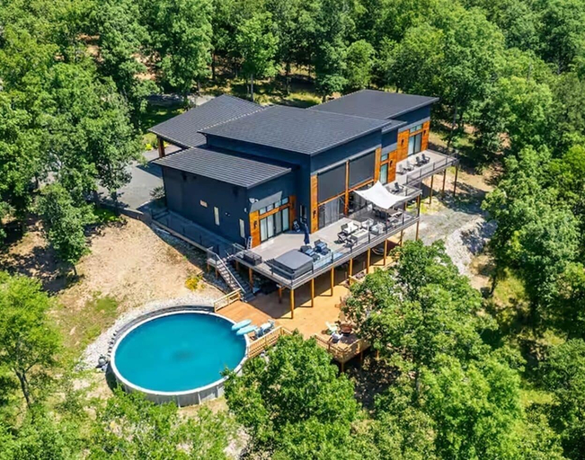 Terrace/patio 3, Luxurious Retreat - Private Creek View, Garland