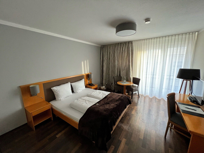 Bedroom 2, Prinz, München