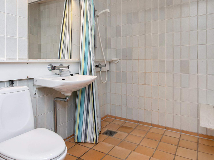 Bathroom 4, 6 person feriepark hus i Væggerløse, Guldborgsund