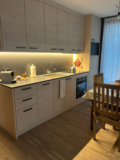 Private kitchen 5, Bormio Apartments al pradais giardino est, Sondrio