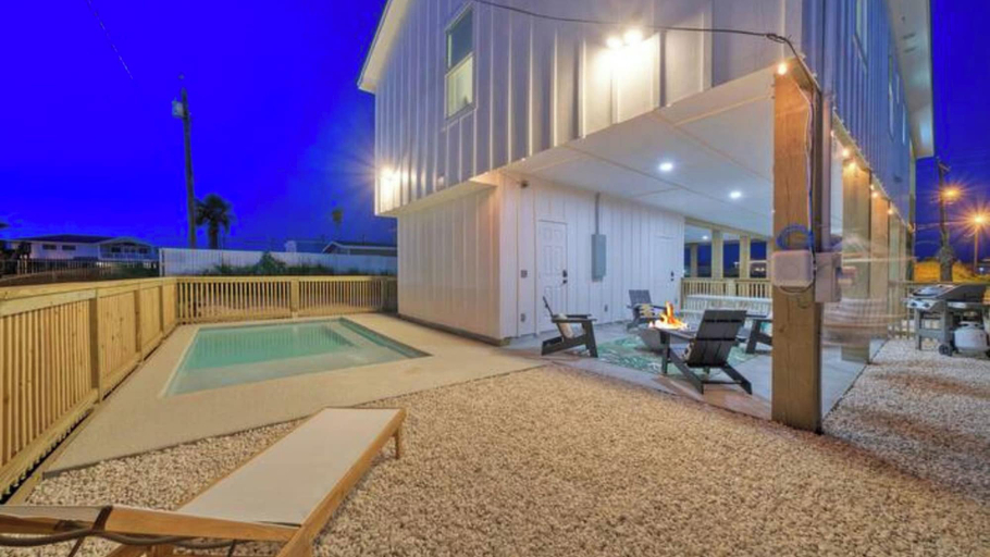 Sport & Beauty 5, New Build! Priv Pool, Firepit, Walk to the Beach Alright, Alright by Avantstay, Nueces