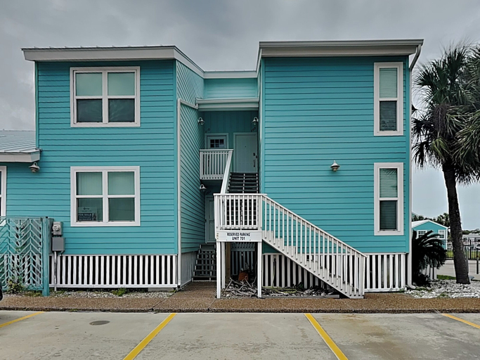 Exterior & Views, Kontiki Bayfront by Miss Kitty’s, Aransas