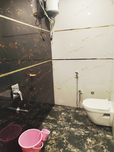 Bathroom 4, Hotel Kashi Bliss, Varanasi