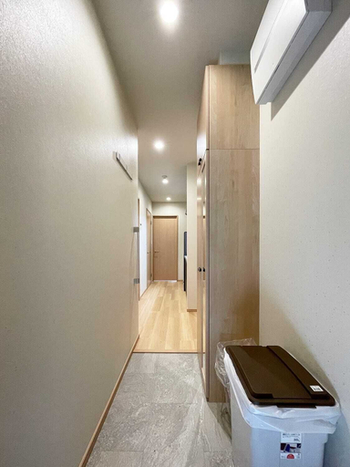 Interior 2, Ex magazzino, Ōta