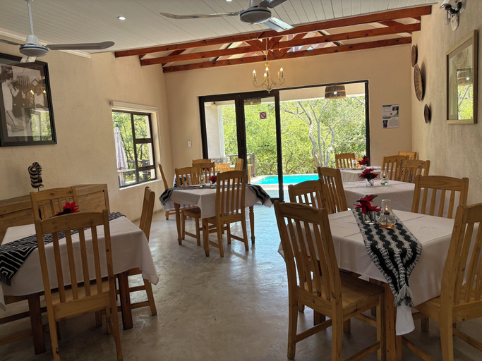 Dining 5, Kholiwe on Kruger Lodge, Ehlanzeni