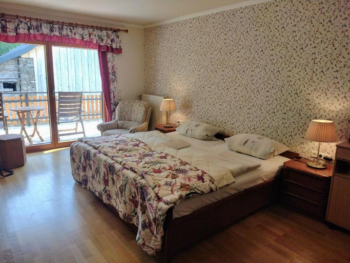 Bedroom 4, Weinhaus Pension zur Mühle, Bernkastel-Wittlich