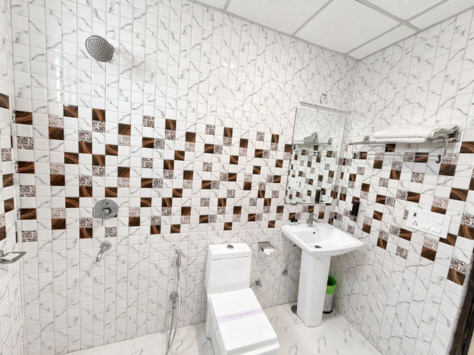 Bathroom 3, Dwelling residency, Gautam Buddha Nagar