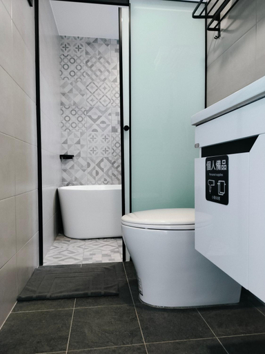 Bathroom 4, 小島50號, Pingtung