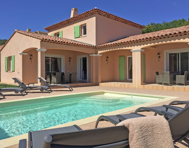 Others 3, Quaint Holiday Home in Le Plan-de-la-tour With Pool, Var