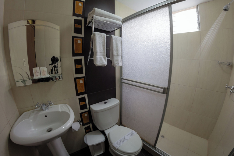Bathroom 4, VILLA REAL UTASA, Puno