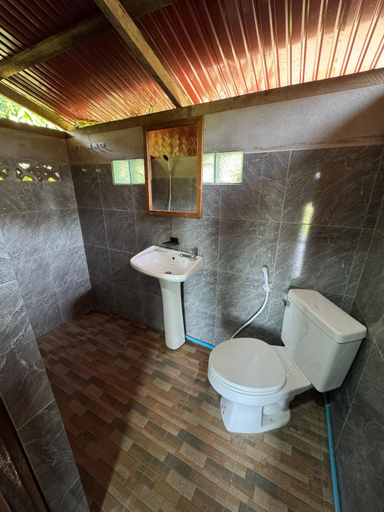 Bathroom, Maylyn Guesthouse, Vangvieng