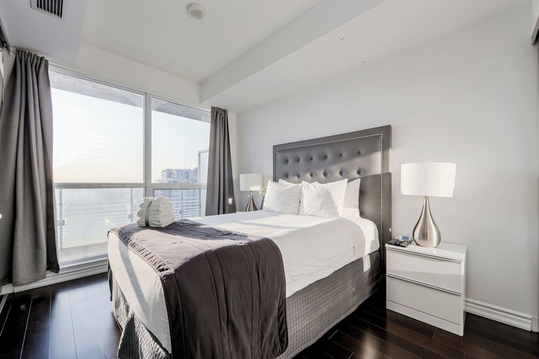Room 4, Canada Maple Hotel and Suites, Toronto