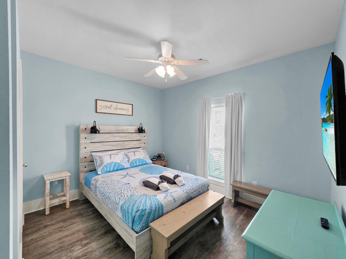 Room 3, Sun Of A Beach 3 Bedroom Home, Galveston