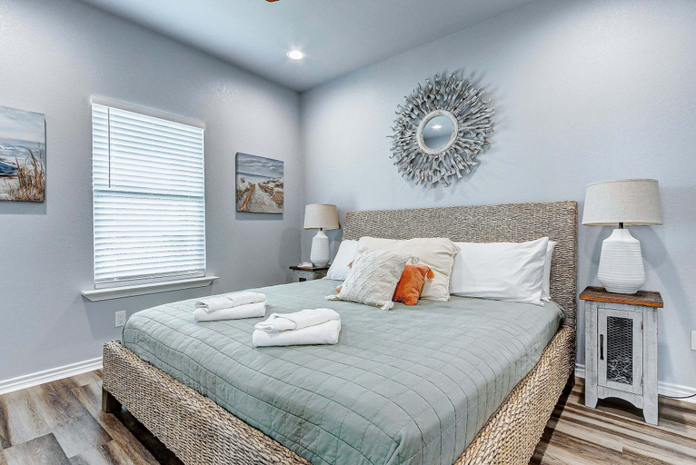 Room 3, Afterdunedelight 3 Bedroom Home, Galveston