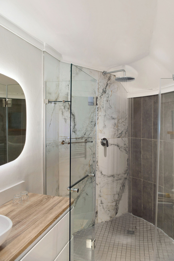 Bathroom 4, Sani Mountain Lodge, Sisonke
