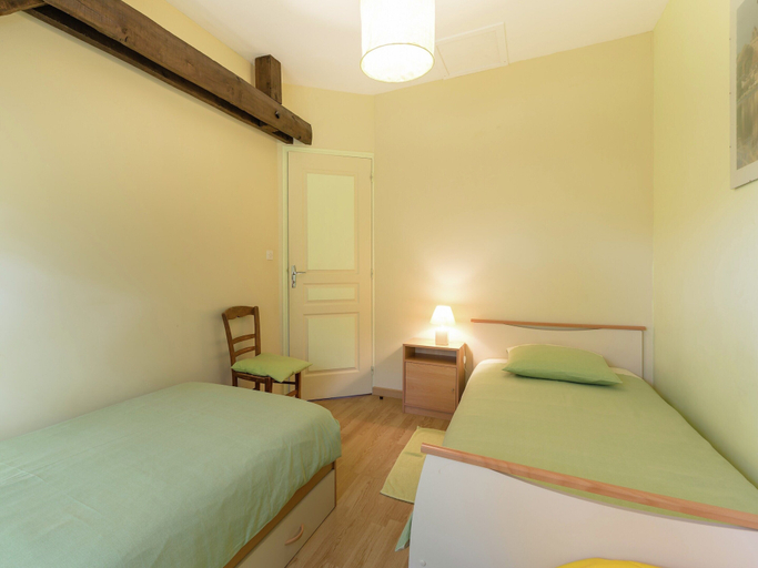 Room 2, Family Home in Bonnemain With Terrace, Ille-et-Vilaine