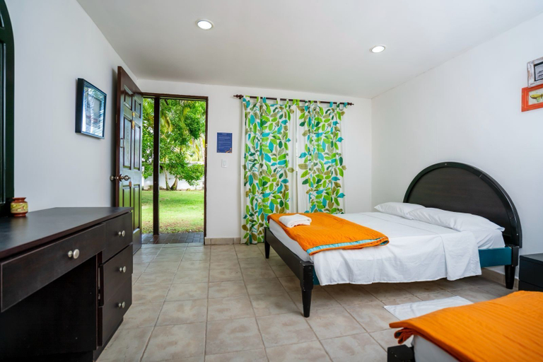 Bedroom 3, HOTEL ISLA GRANDE, Portobelo