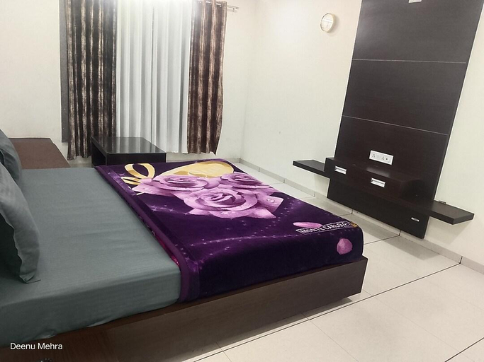 Bedroom 2, Atwal Resort, Raisen