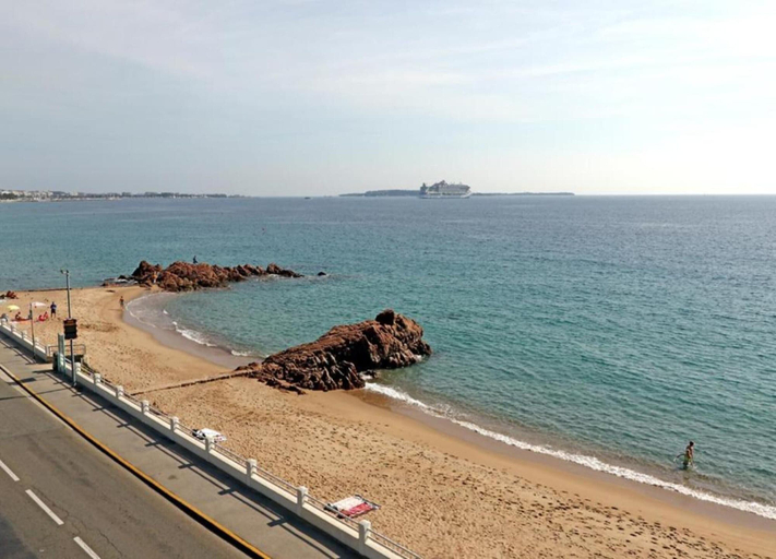 View from property 3, Scenic Villa in Cannes With Private Pool, Alpes-Maritimes