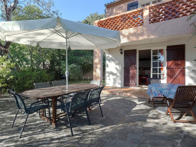 Balcony, Holiday Home in Bormes Near Beaches & Pool, Var