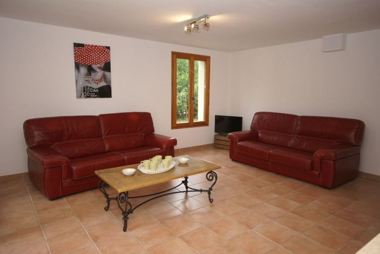 Others 4, Villa Overlooking Les Vans Centre, Ardèche