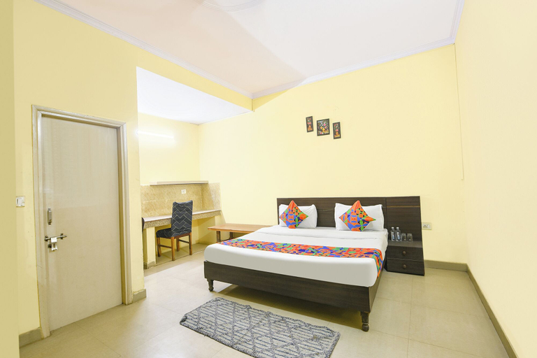 Room 5, Fabhotel Av Residency, Gautam Buddha Nagar