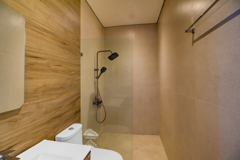 Bathroom 4, Collection O near Sanur Beach formerly S, Denpasar