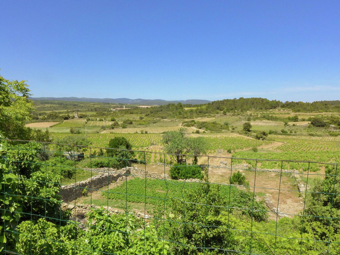 Others 5, Village House in La Caunette With Pool, Hérault