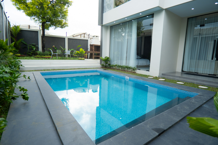 Others 2, Divan Hills, Bogor