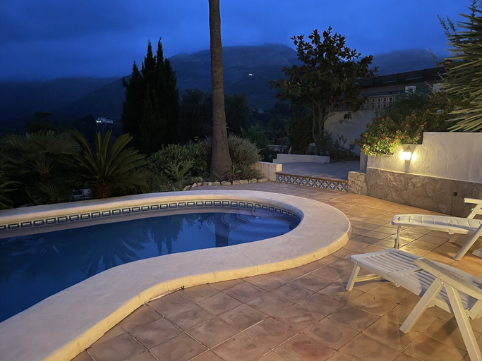 Pool 2, Mediterranean Escape With Garden, Alicante