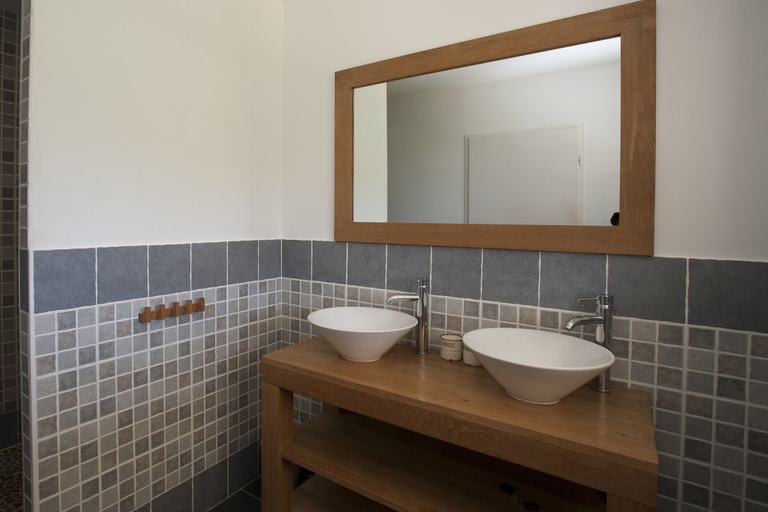 Bathroom, Roquebrun Villa With Pool, Hérault