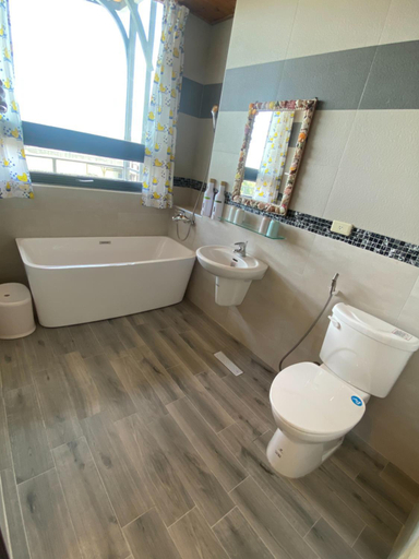 Bathroom 2, Shell Rococo, Pingtung