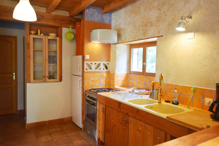 Private kitchen 4, Holiday Home in Ardeche With Pool, Ardèche
