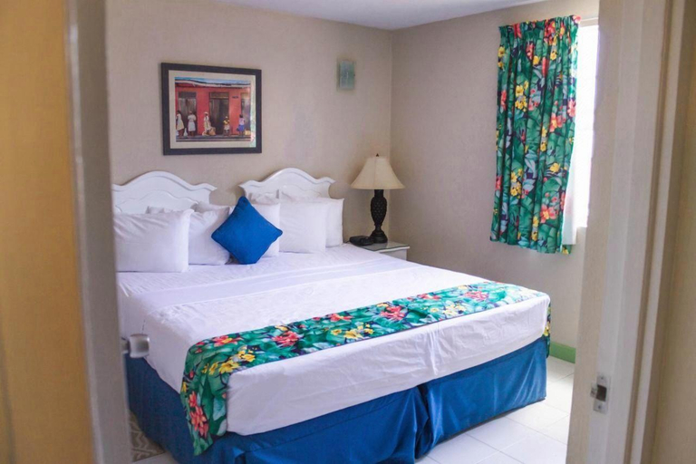 Bedroom 2, Worthing Court Apartment Hotel
