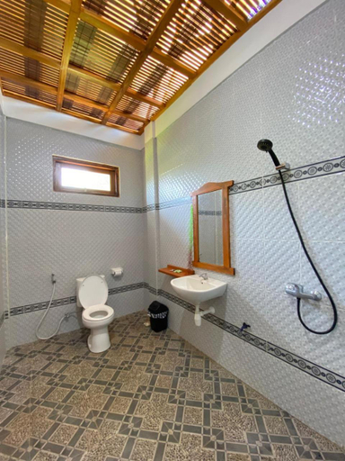 Bathroom, Mirna Homestay, Lombok