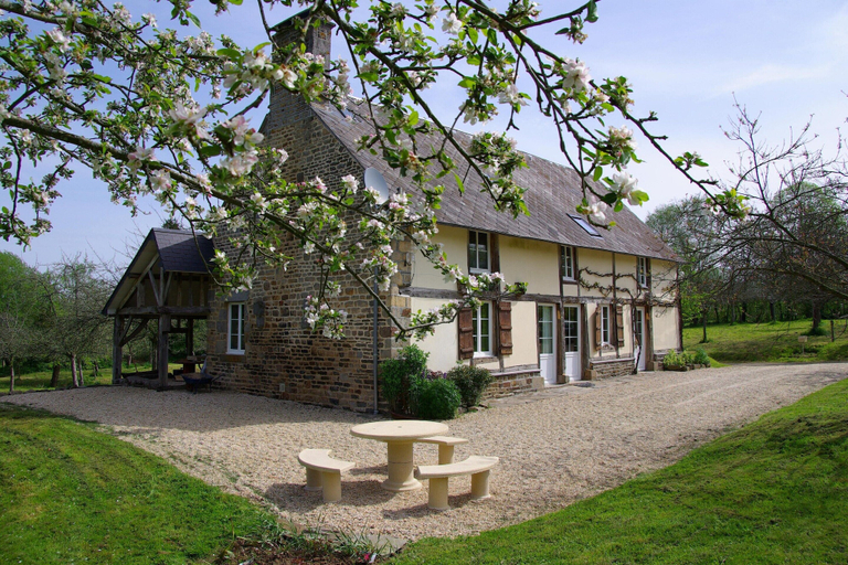 Exterior 2, Peaceful Countryside Home, Manche