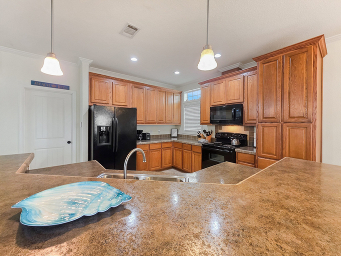 Private kitchen 4, Mermaid Mansion 3 Bedroom Home, Galveston