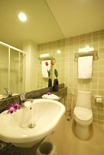 Bathroom 4, Bangkok Loft Inn, Khlong San