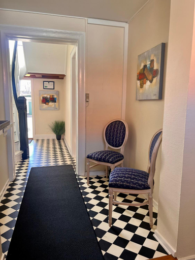 Others 5, Sverres Hotel, Bornholm