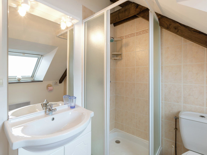 Bathroom 5, Family Home in Bonnemain With Terrace, Ille-et-Vilaine