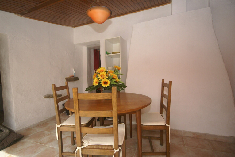 Dining 4, Peaceful Garden Retreat, Berre, Alpes-Maritimes