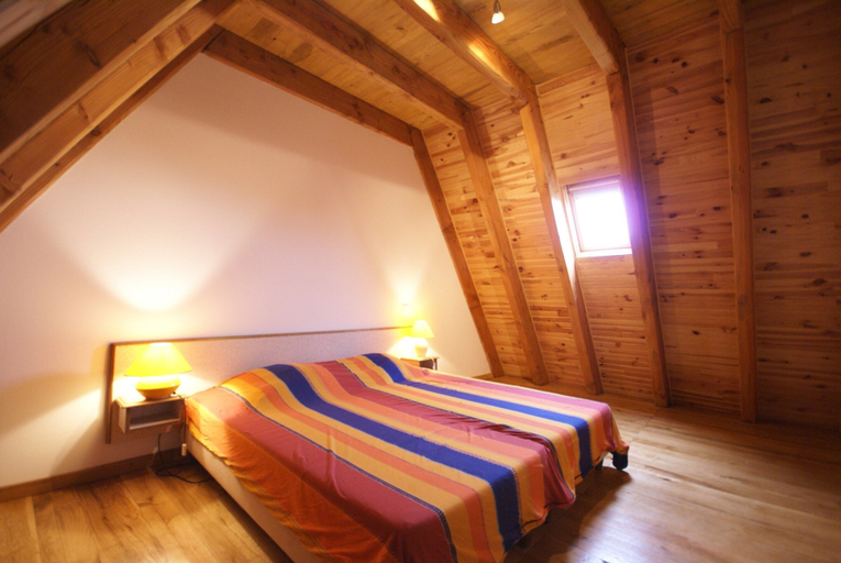 Room 5, Holiday Home in Gramat With Private Pool, Lot