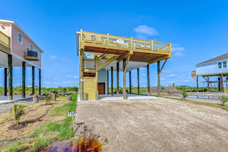 Exterior 2, A Quietude 3 Bedroom Home, Galveston