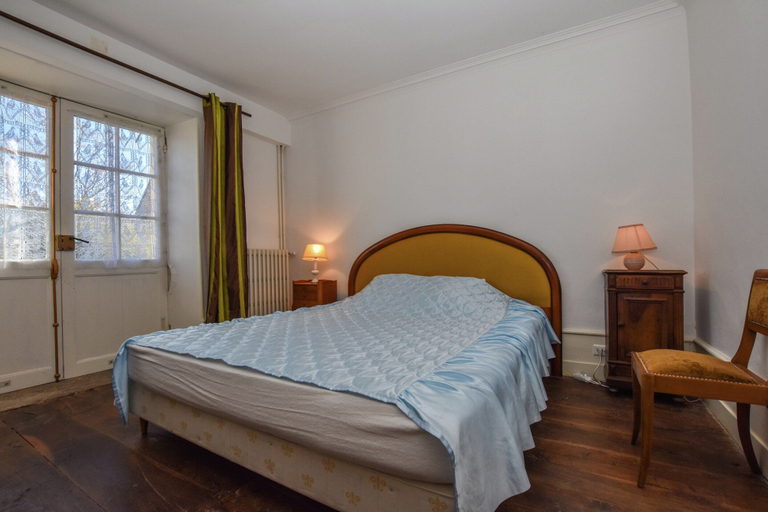 Room 4, Vintage Retreat in Montfaucon, Lot