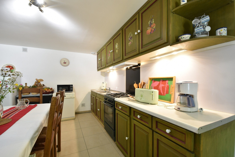 Private kitchen 3, Charming Brittany Hideaway, Côtes-d'Armor