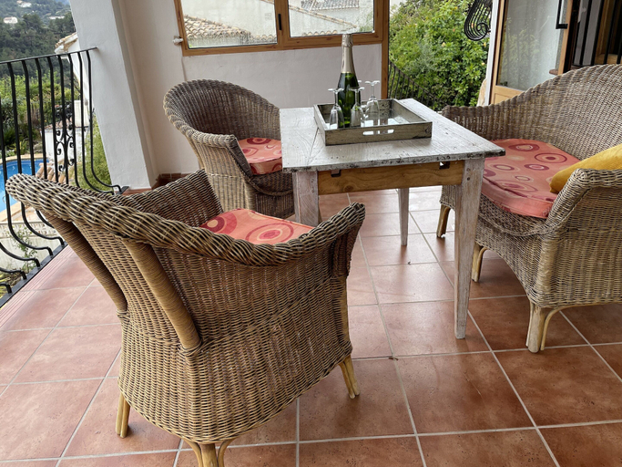 Balcony 5, Mediterranean Escape With Garden, Alicante