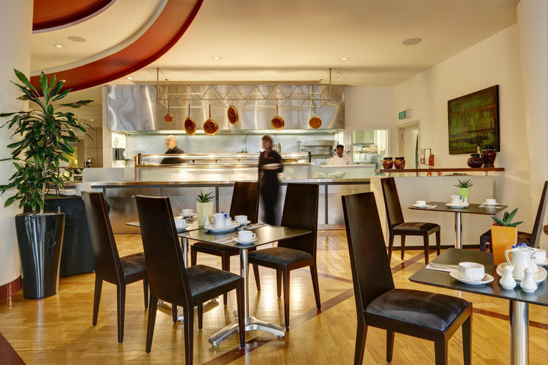 Food & Drinks 5, Apartment on Queen Street, Waitakere