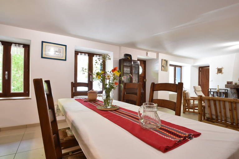Dining 2, Charming Brittany Hideaway, Côtes-d'Armor