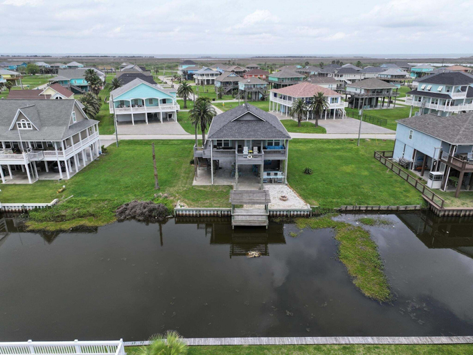 Exterior 4, Turtle Beach 3 Bedroom Home, Galveston