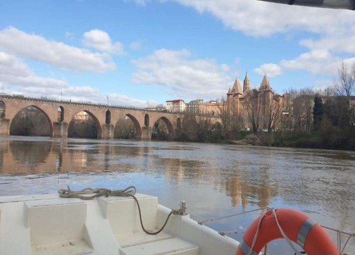 Others 4, Villa in Bruniquel by Aveyron River, Tarn-et-Garonne